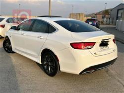 كرايسلر 200